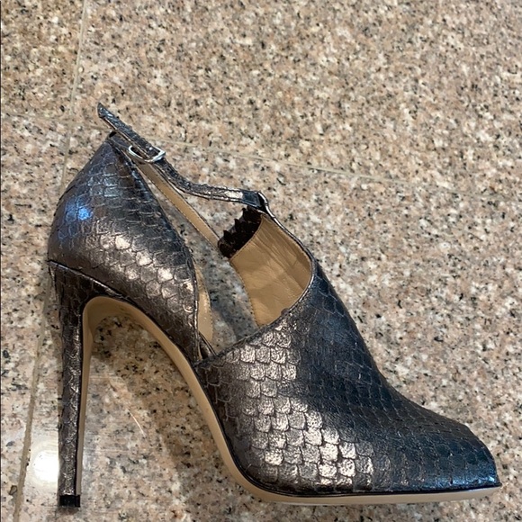 Silver snakeskin M. Gemi Heels - Picture 8 of 12